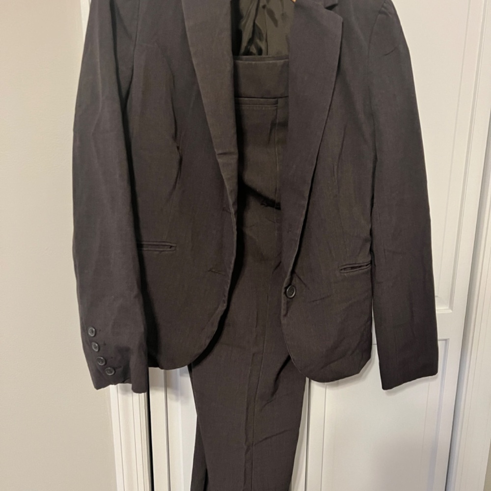 Professional Suit - image 5